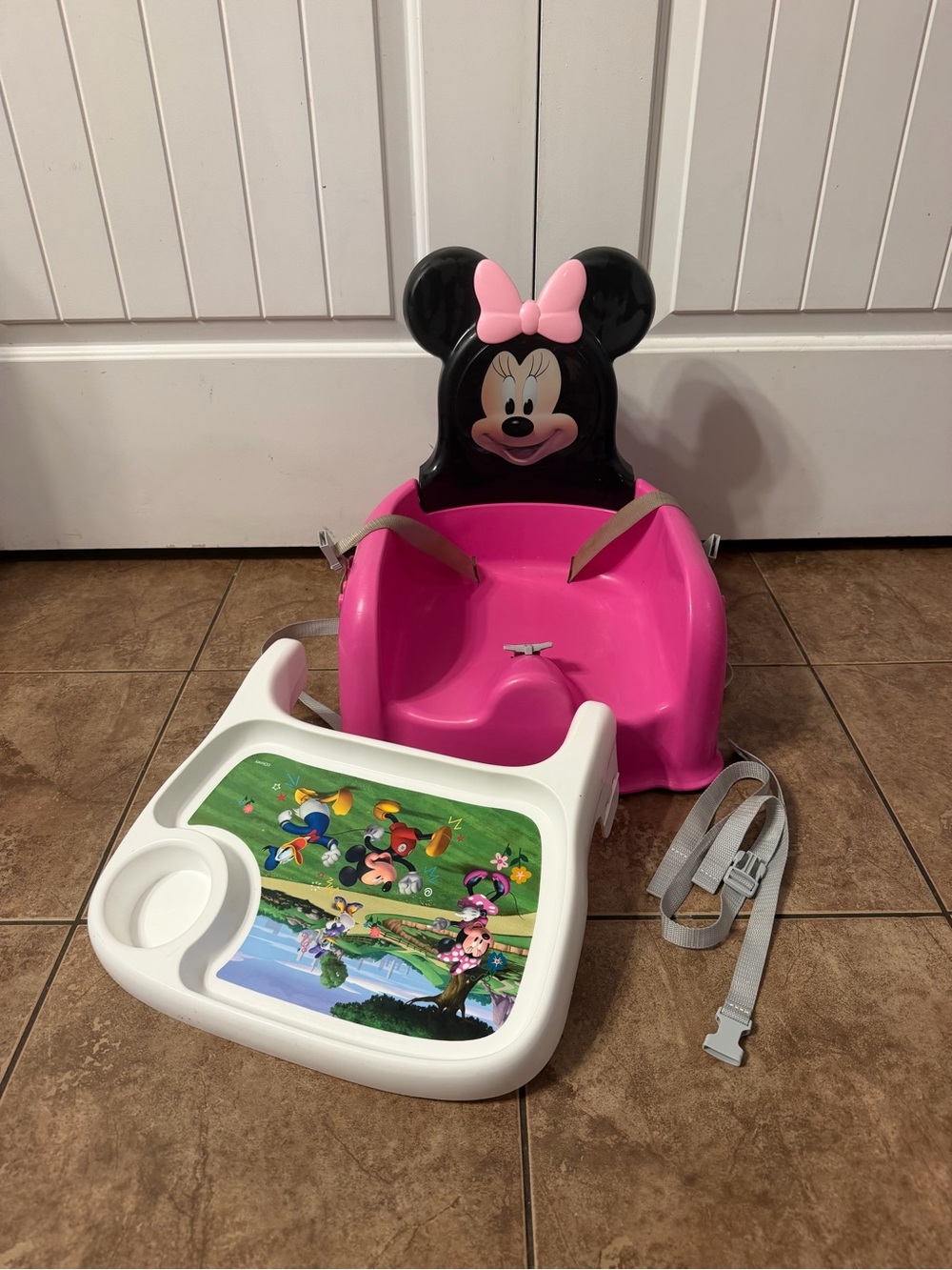 Minnie Mouse booster chair